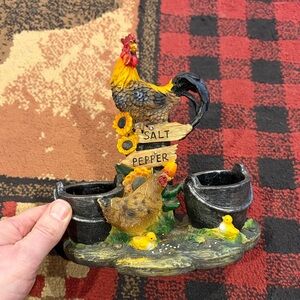 DWK rooster salt and pepper shaker holder